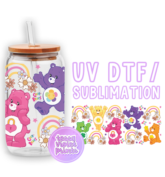 a picture of a glass jar with a bear design on it